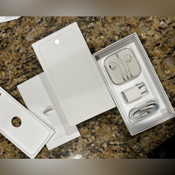 UNLOCKED Apple iPhone 6 Plus 16gb Gold cell - Picture 12 of 12